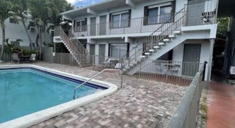 23 NE 23rd Ave in Pompano Beach, FL - Building Photo