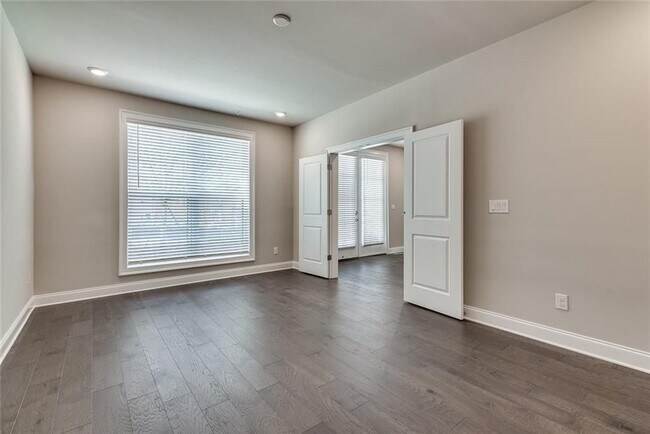 308 Burgess Walk in Alpharetta, GA - Foto de edificio - Building Photo