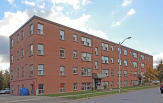 Windsor Suites in St Catharines, ON - Building Photo