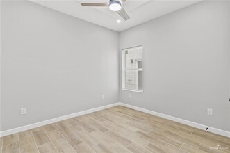 100 Yosemite Dr-Unit -1 in Mission, TX - Building Photo - Building Photo