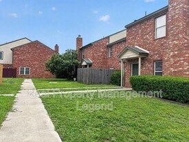 3211 Roundtree Ln in Garland, TX - Building Photo