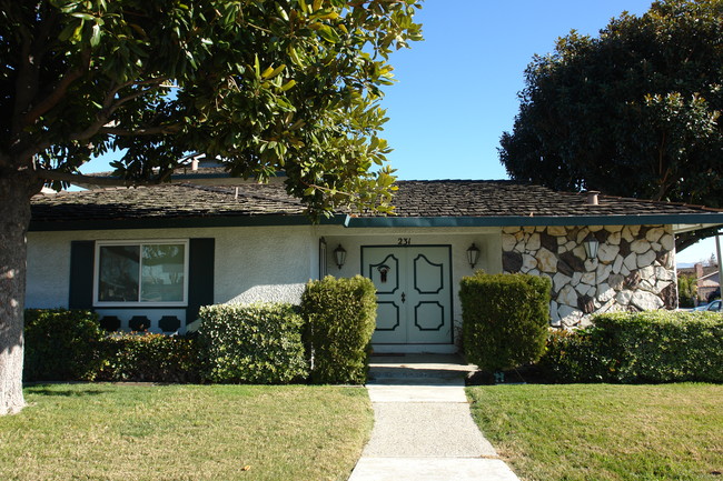 231 Washington St in Santa Clara, CA - Foto de edificio - Building Photo