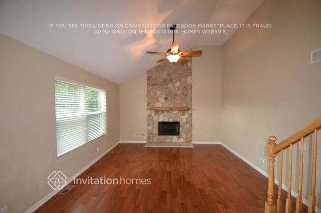 2521 Stanton Cir in Lake In The Hills, IL - Building Photo - Building Photo