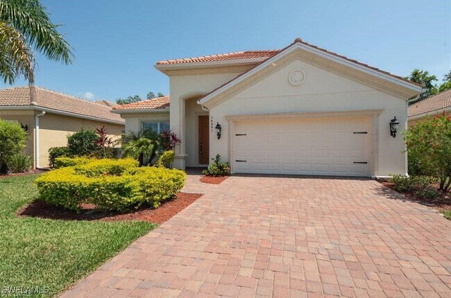 14591 Manchester Dr in Naples, FL - Building Photo - Building Photo