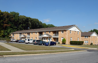 Green Valley Apartments photo'