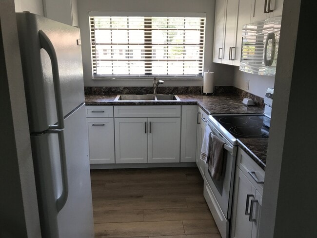 20016 Chalkleaf Ct in Port Charlotte, FL - Building Photo - Building Photo