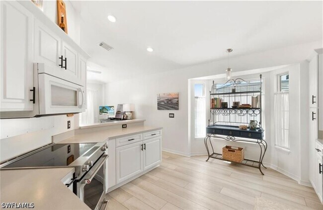 property at 5928 Sand Wedge Ln
