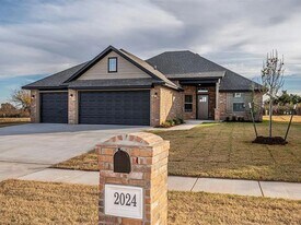 2024 W Crossbow Way in Mustang, OK - Building Photo