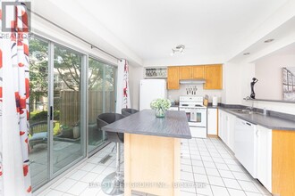 2300-2300 Brays Ln in Oakville, ON - Building Photo - Building Photo