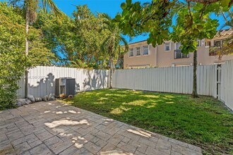 13909 SW 86th Ct in Palmetto Bay, FL - Building Photo - Building Photo