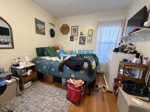 11 Leverett St, Unit 3 in Brookline, MA - Building Photo - Building Photo