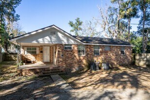 122 West in Jacksonville, FL - Building Photo