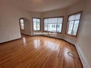 253 Elm St, Unit 3 in Cambridge, MA - Building Photo - Building Photo