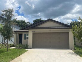 36544 Smithfield Ln, Unit 20975 in Zephyrhills, FL - Building Photo