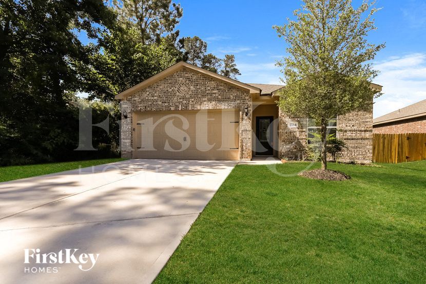 7734 Boulder Sunstone Ln in Panorama Village, TX - Building Photo