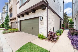 1303 Edwinstowe Trl in Houston, TX - Building Photo - Building Photo