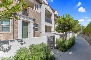 89 Jensen Ct in Thousand Oaks, CA - Building Photo