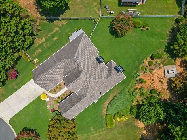 1115 Burlington Ct in Suwanee, GA - Building Photo - Building Photo