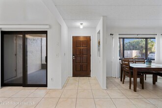 1145 N Shannon Ave in Indialantic, FL - Foto de edificio - Building Photo