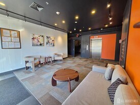 120 Georges Rd in New Brunswick, NJ - Building Photo