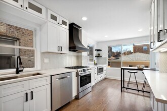 5426 N Western Ave in Chicago, IL - Building Photo - Building Photo