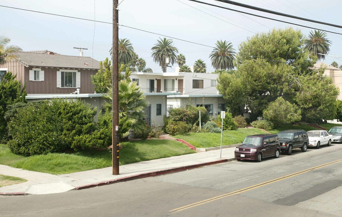 1802-1820 Bacon St in San Diego, CA - Foto de edificio