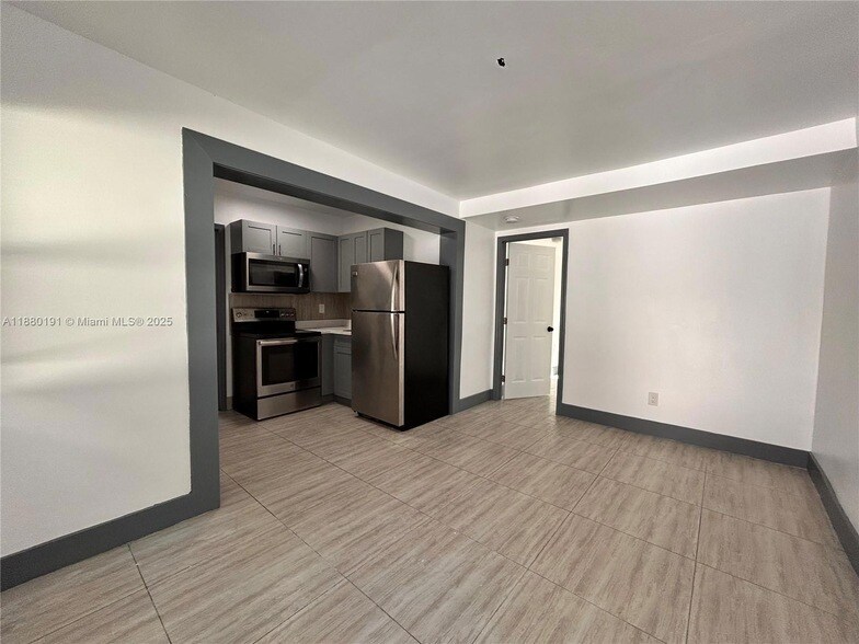 1928 Wilson St, Unit 3 in Hollywood, FL - Building Photo