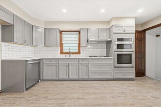 358 Cator Ave in Jersey City, NJ - Building Photo - Building Photo