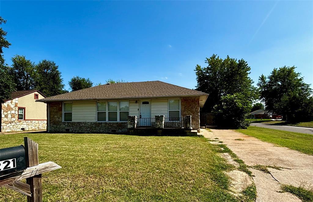 1221 W Warren St in El Reno, OK - Building Photo