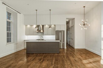 304 Pavonia Ave in Jersey City, NJ - Building Photo - Building Photo