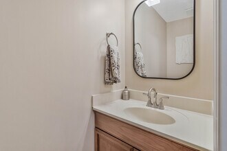 1226 Quaker Ridge Dr in Arnold, MD - Building Photo - Building Photo