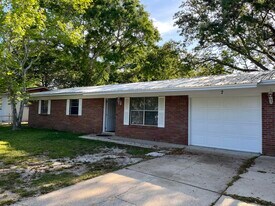 7 W Audrey Dr NW in Fort Walton Beach, FL - Building Photo