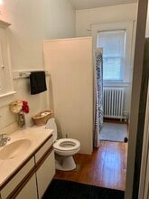 1113 Oregon St, Unit B in Oshkosh, WI - Building Photo - Building Photo