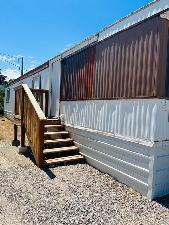 424 Lincoln St in American Falls, ID - Building Photo