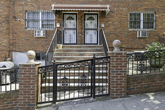 76 Adrian Ave in Bronx, NY - Building Photo - Building Photo