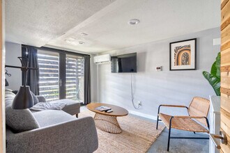 1616 NW Northrup St in Portland, OR - Foto de edificio - Building Photo