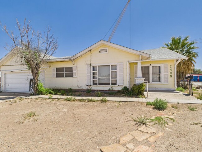 property at 1408 W 8th St