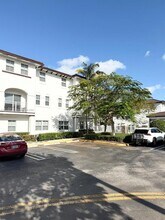 8900 NW 97th Ave in Doral, FL - Building Photo - Building Photo