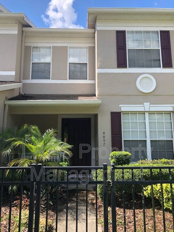 4497 Sunset Ln in Oviedo, FL - Foto de edificio - Building Photo