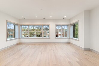 3317 N Avers Ave in Chicago, IL - Building Photo - Building Photo