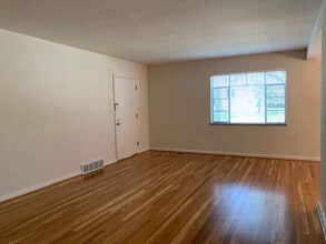 3434 Linwood Ave, Unit 2L in Cincinnati, OH - Foto de edificio - Building Photo