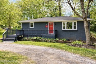 5610 Haunz Ln in Louisville, KY - Building Photo