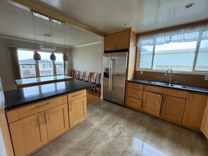 93 Crestview Ave in Daly City, CA - Building Photo - Building Photo
