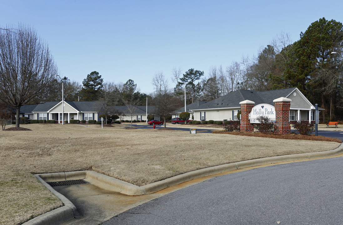 Holly Park Apartments in Raeford, NC - Building Photo