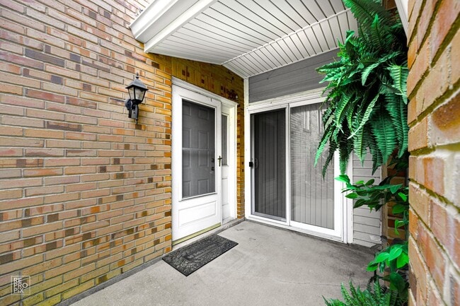 1081 Courtland Dr in Buffalo Grove, IL - Foto de edificio - Building Photo