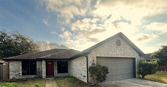 3027 Sandpiper St in Humble, TX - Building Photo