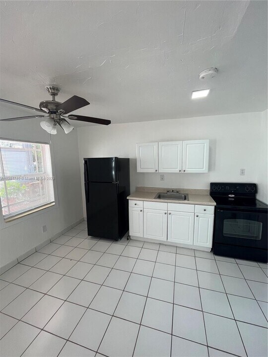158 W 6th St in Hialeah, FL - Building Photo