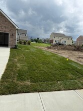 933 Reeder Cir in Dayton, OH - Building Photo - Building Photo
