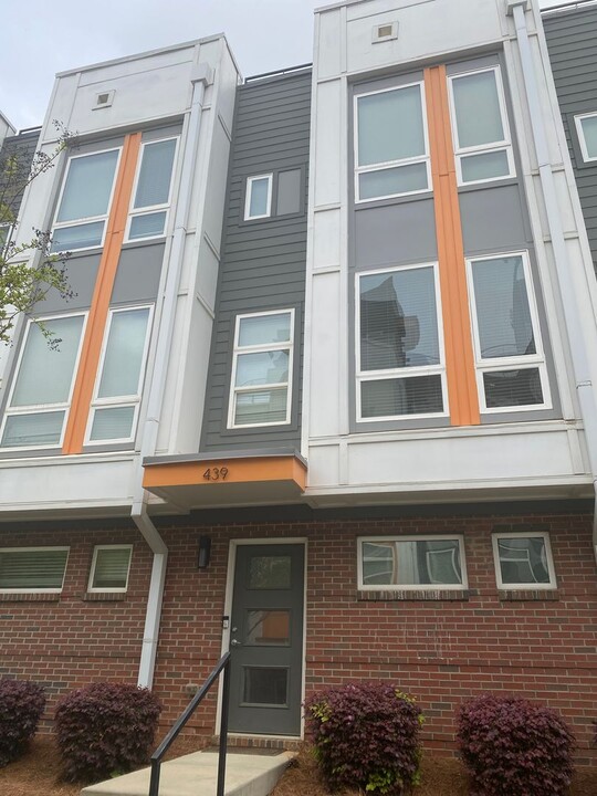 439 Southend Crossing Ln in Charlotte, NC - Foto de edificio