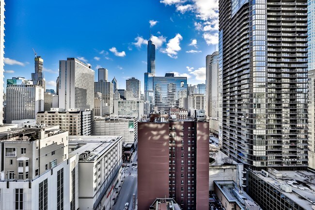 21 E Huron St, Unit 1004 in Chicago, IL - Building Photo - Building Photo